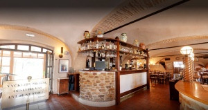 Číšník/ servírka, barman/ ka Číšník/ servírka, barman/ ka
